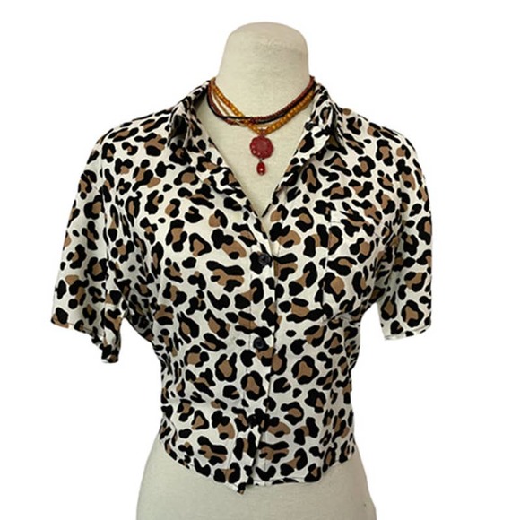 Pink Peony Tops - ❤️ Pink Peony Leopard Print Crop Short Sleeve Top Size M